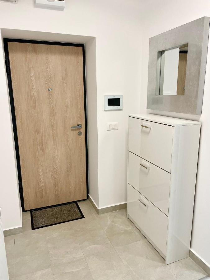 Hils Pallady Apartament Lyly Bucharest Exterior photo